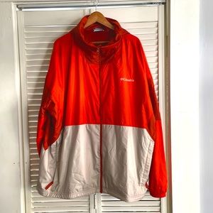 Mens Columbia windbreaker with mesh lining and hood